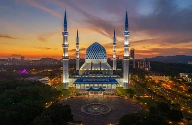 Hari Hari Shah Alam