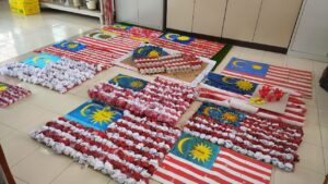 Bendera Malaysia Diperbuat Daripada Bahan Terbuang