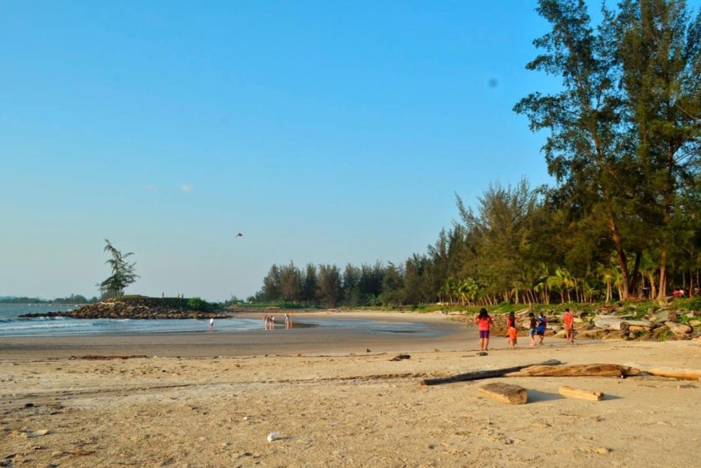 Terbaik Pantai Di Sarawak